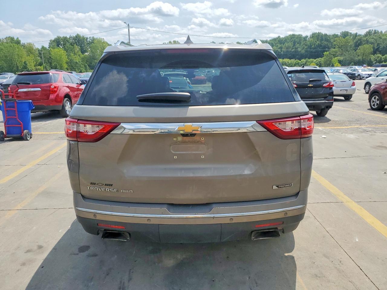 2018 Chevrolet Traverse Premier - Image 6