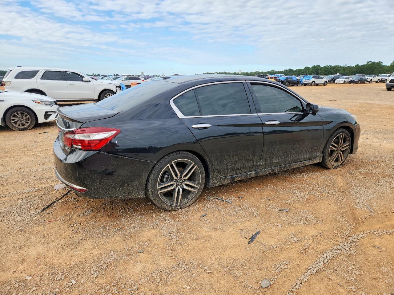 2017 Honda Accord Touring - Фото 3