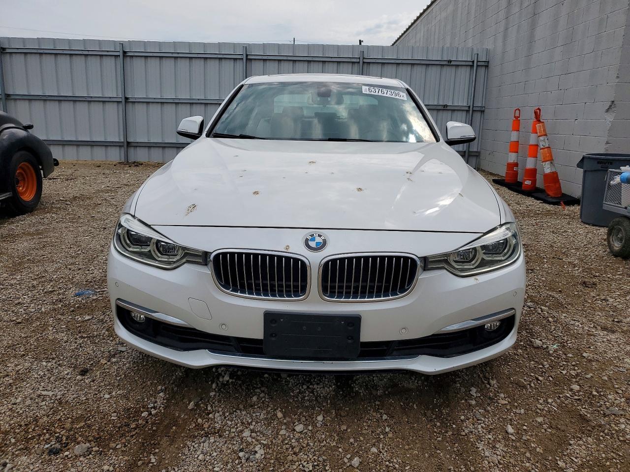 2017 BMW 330 Xi - Image 5