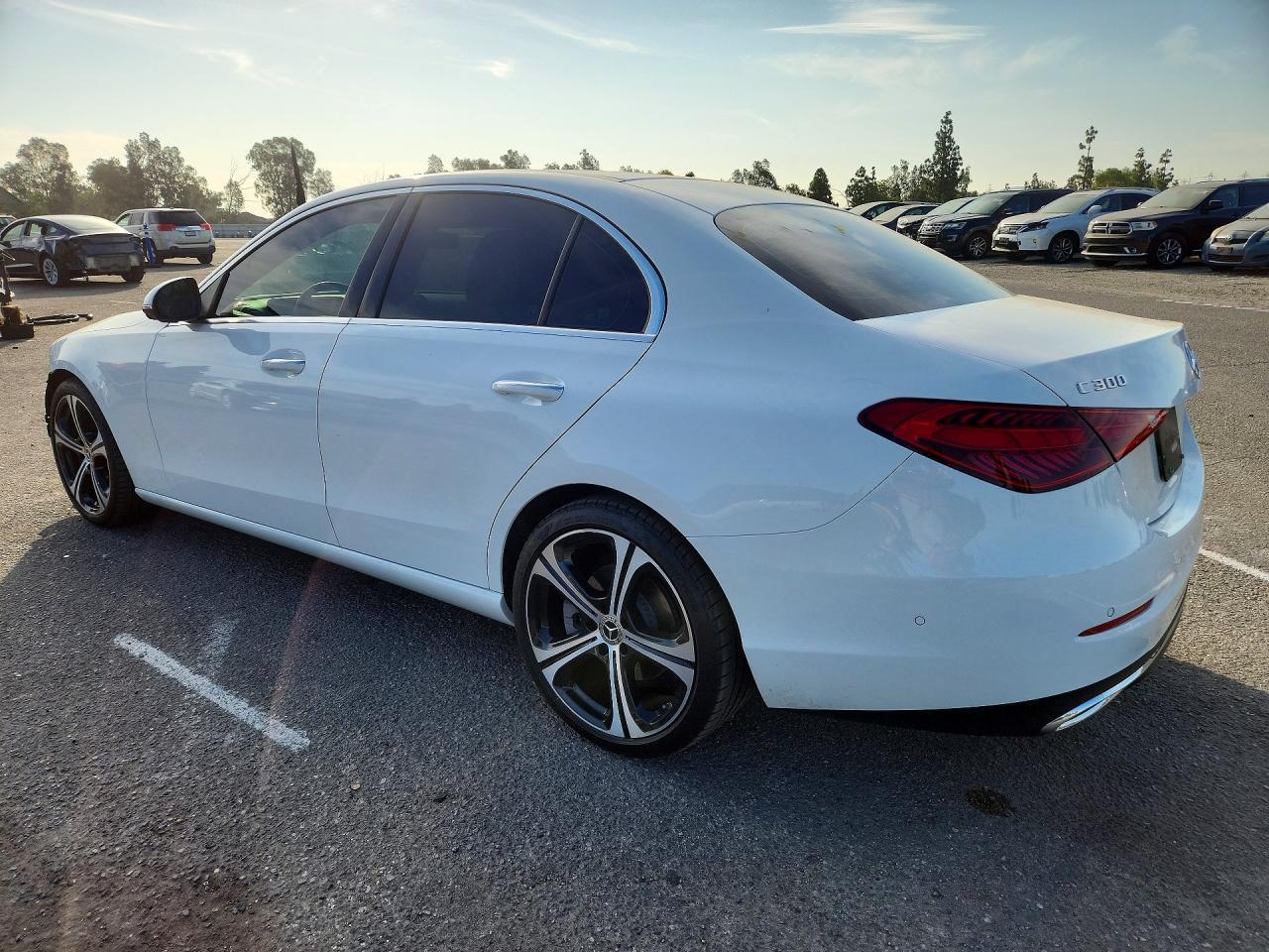 2025 Mercedes-Benz C 300 - Фото 2