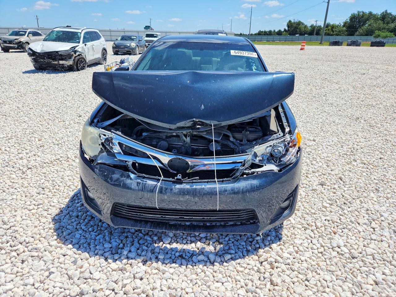 2014 Toyota Camry Le - Image 5