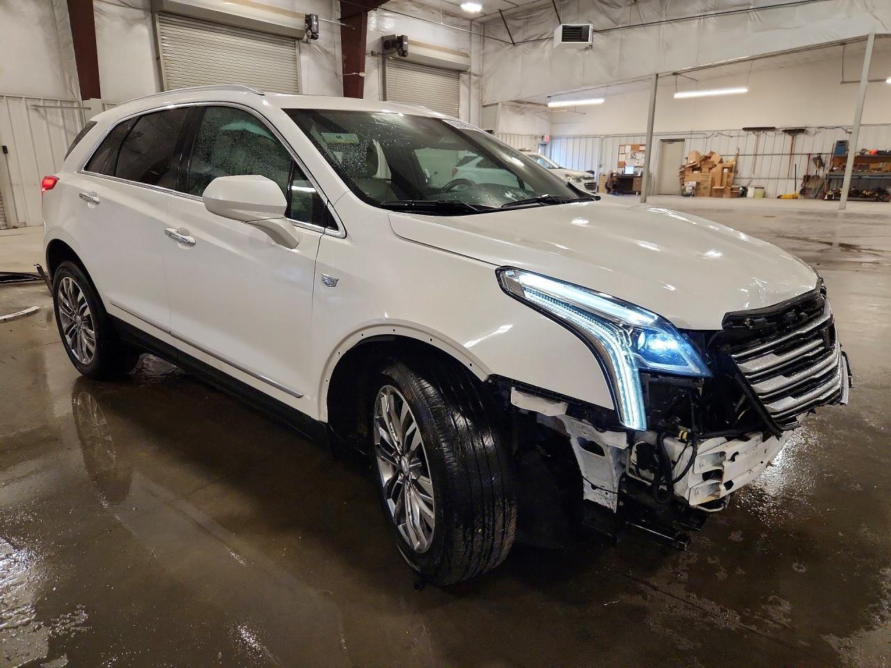 2017 Cadillac Xt5 Premium Luxury - Image 4