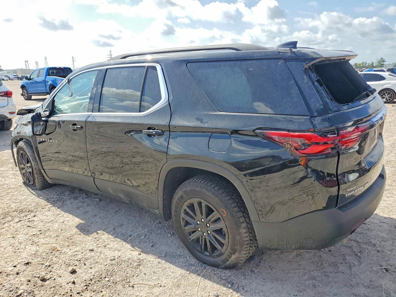 2023 Chevrolet Traverse Lt - Image 2