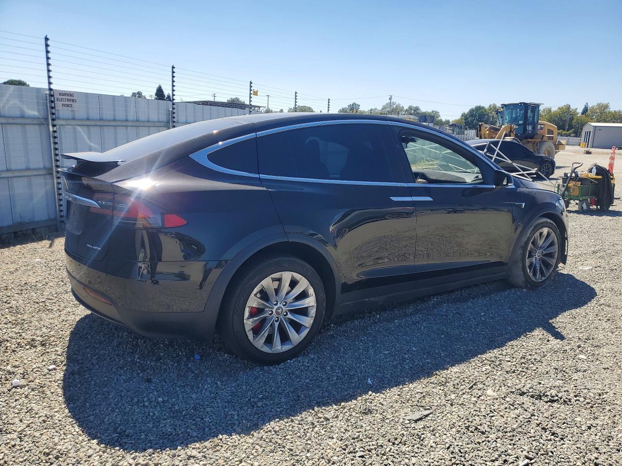 2017 Tesla Model X - Фото 3