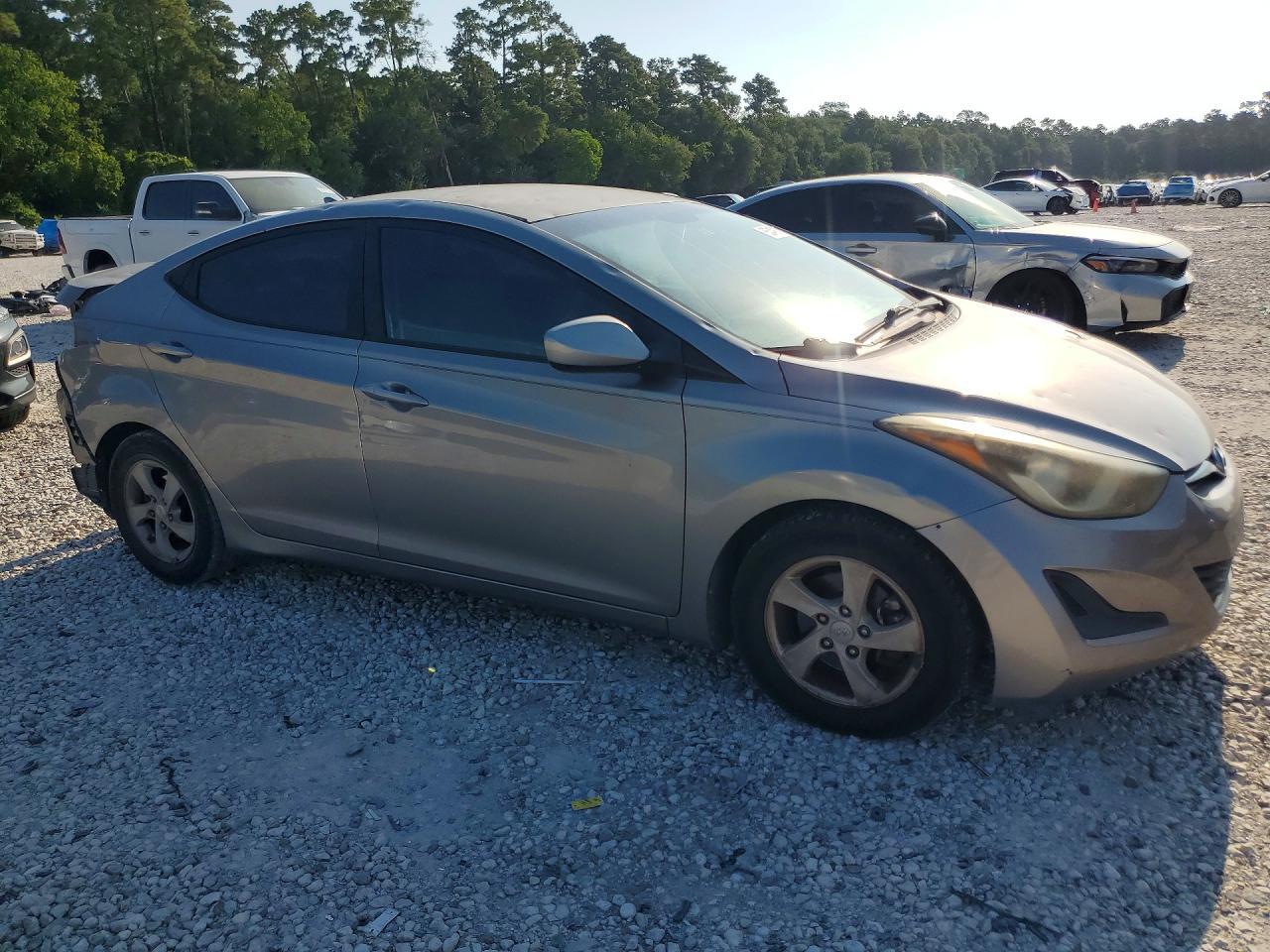 2014 Hyundai Elantra Se - Image 4