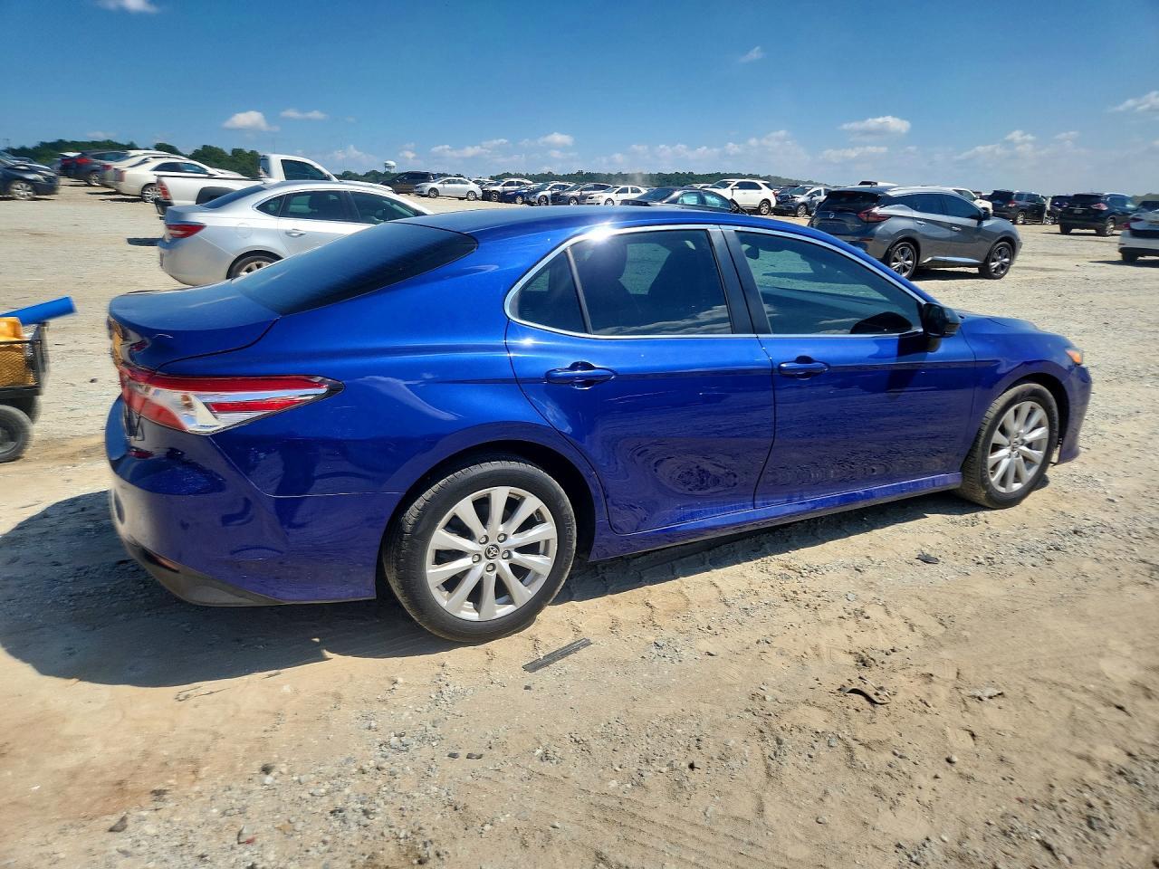 2018 Toyota Camry Le - Image 3