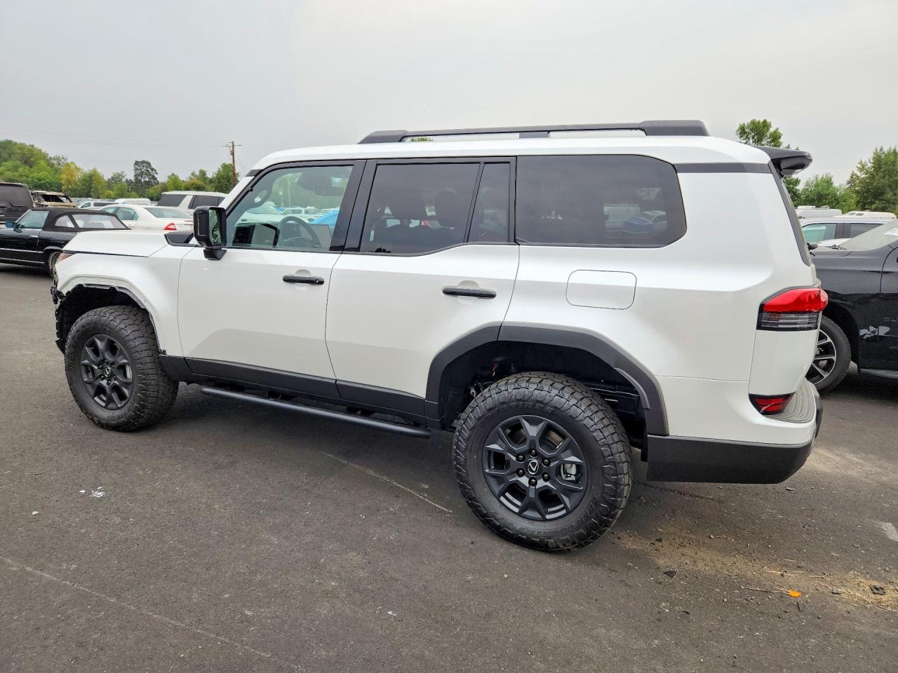 2026 Lexus Gx 550 Overtrail+ - Image 2