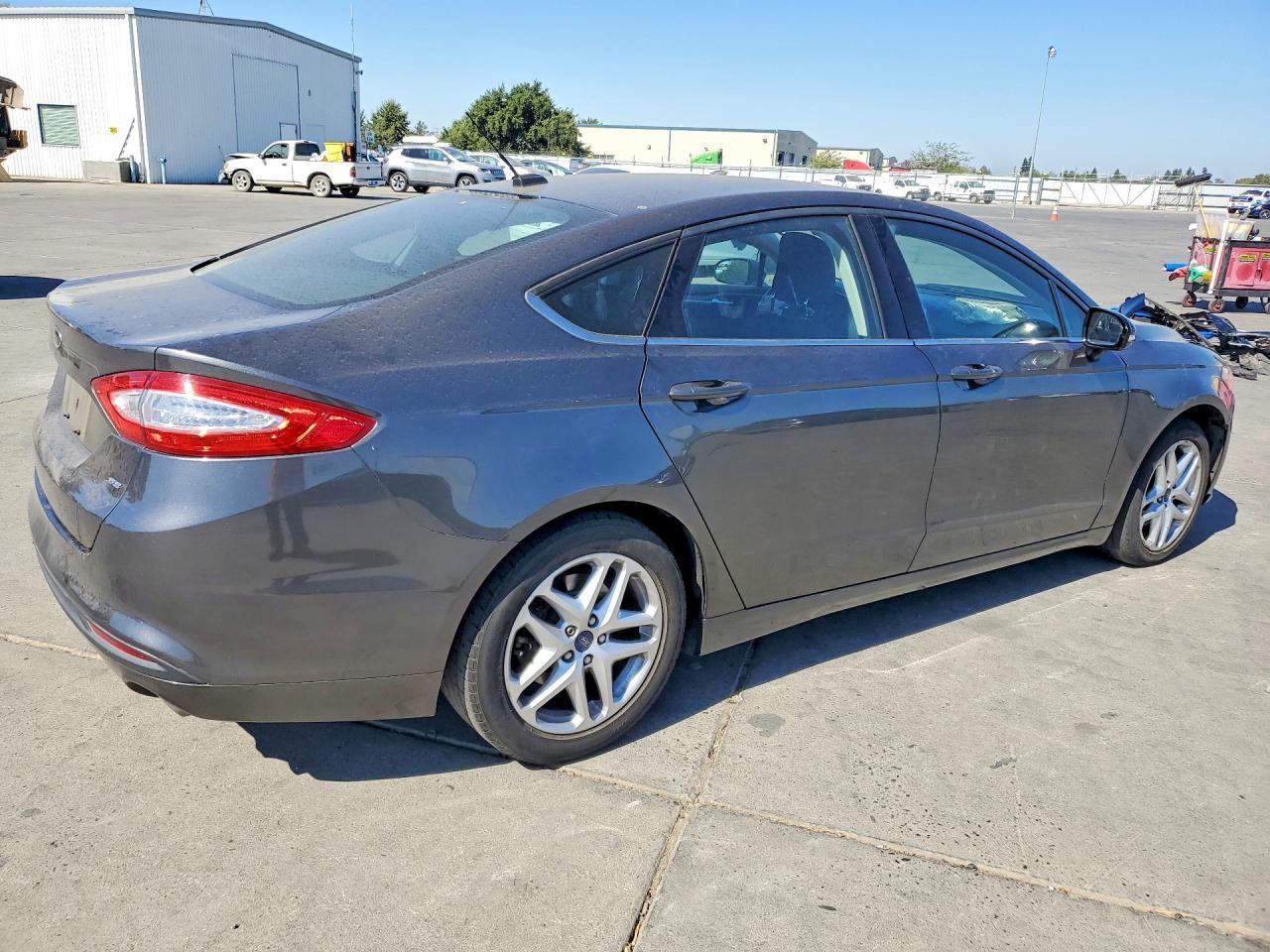 2015 Ford Fusion Se - Фото 3