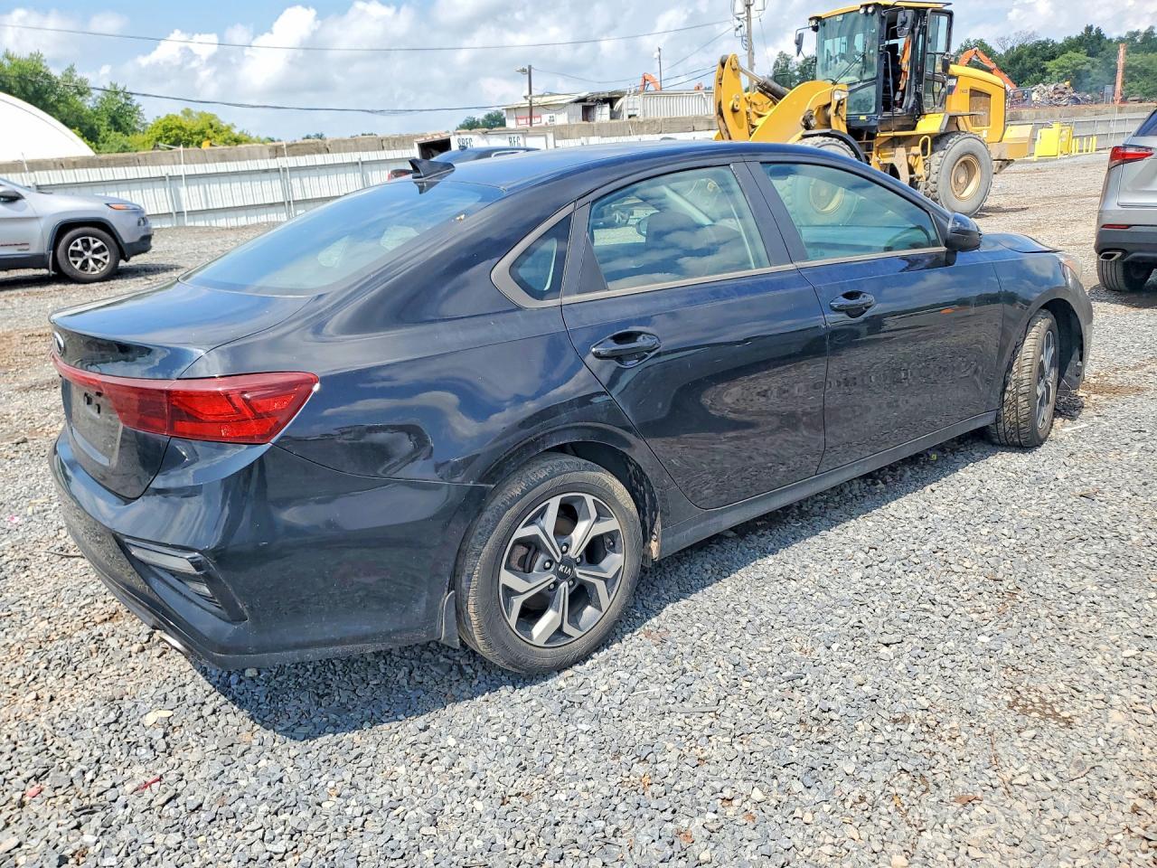 2019 Kia Forte Lxs - Фото 3