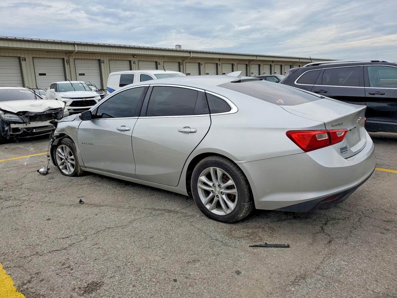 2016 Chevrolet Malibu Lt - Фото 2