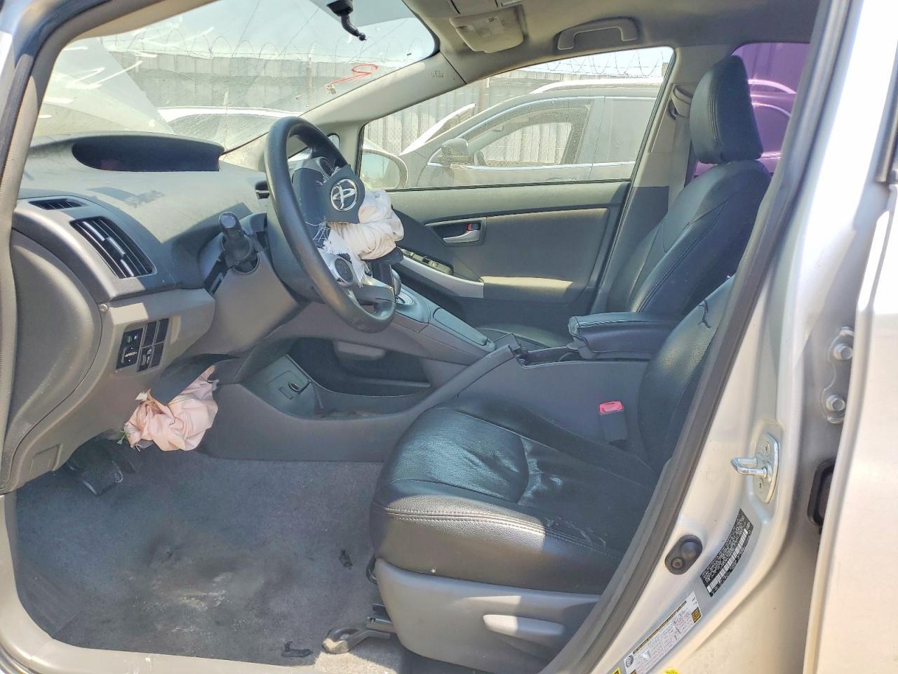 2011 Toyota Prius Two - Фото 7
