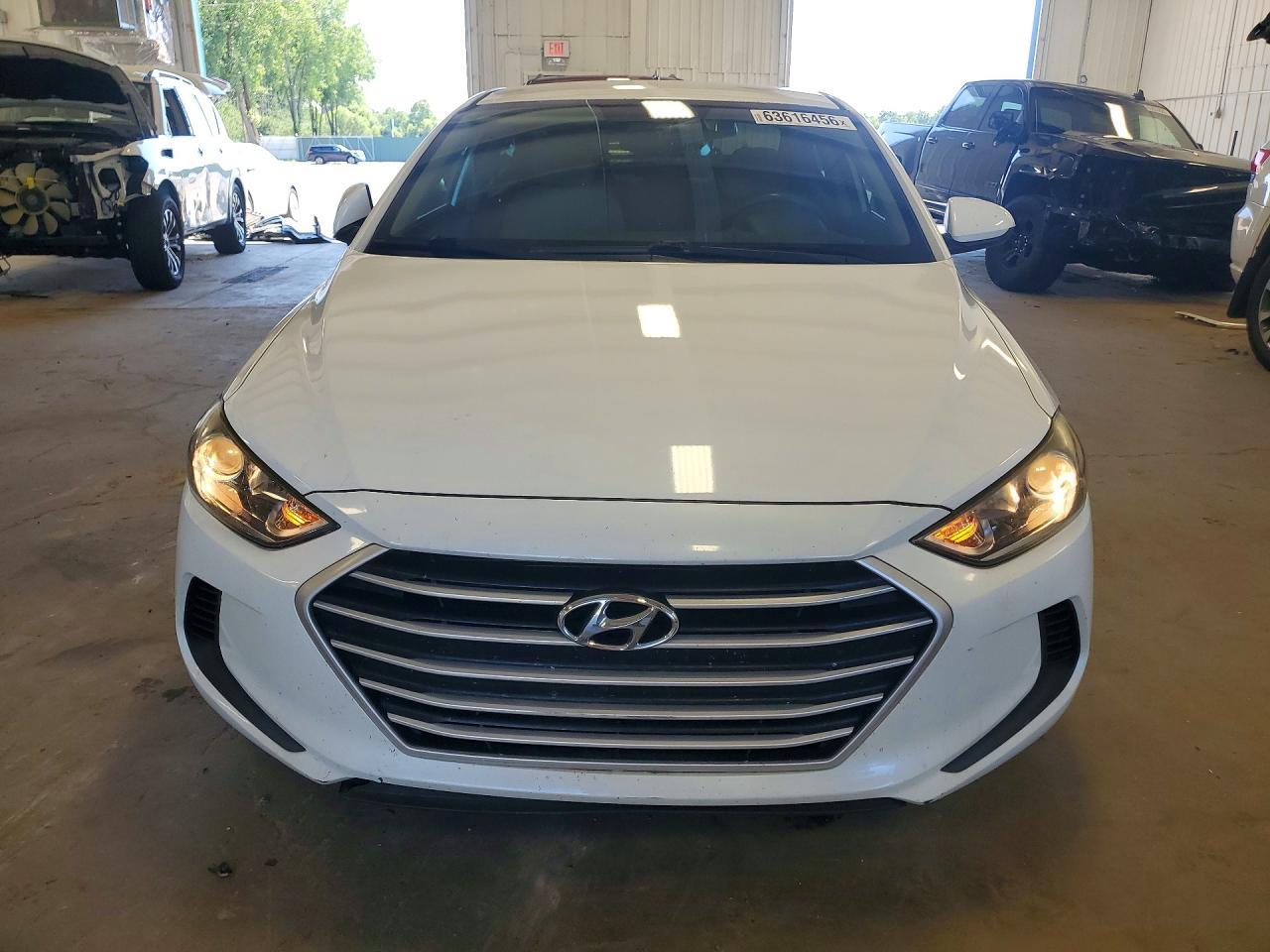 2017 Hyundai Elantra Se - Image 5