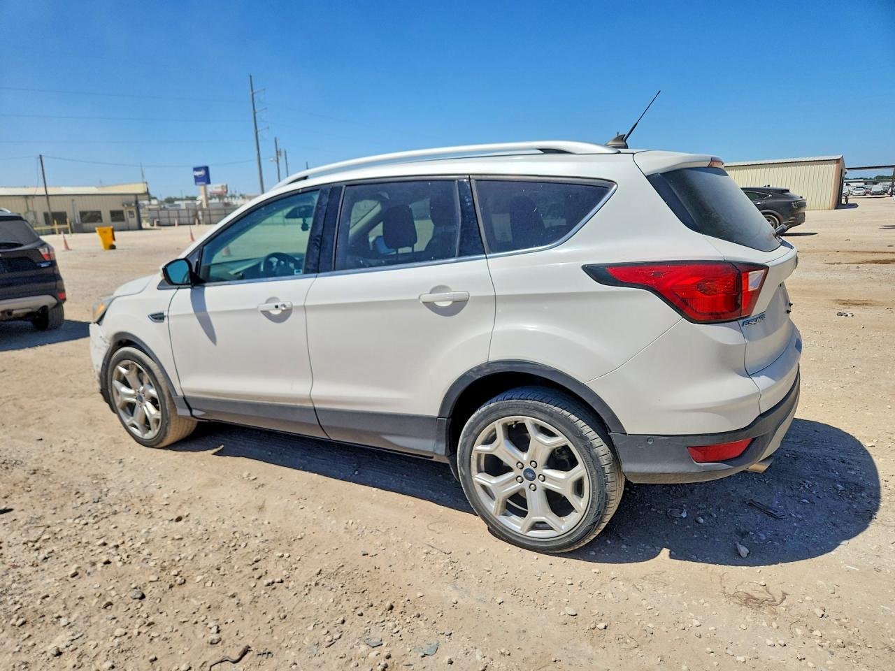 2019 Ford Escape Titanium - Фото 2