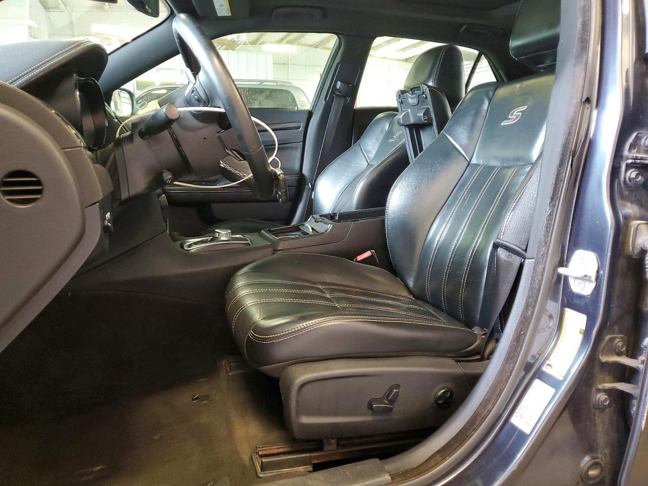 2016 Chrysler 300 S - Image 7