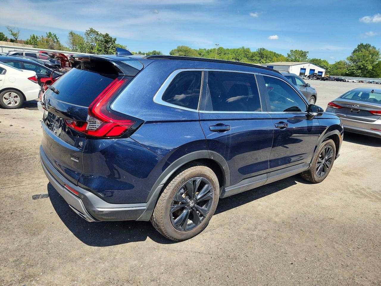 2025 Honda Cr-V Sport Touring - Image 3