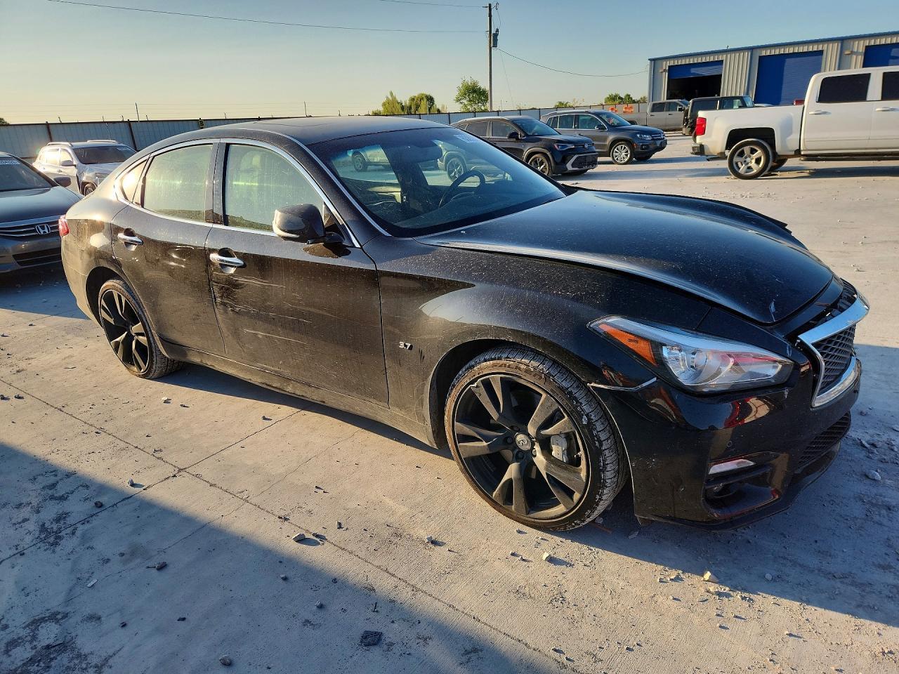 2015 Infiniti Q70 3.7 - Image 4