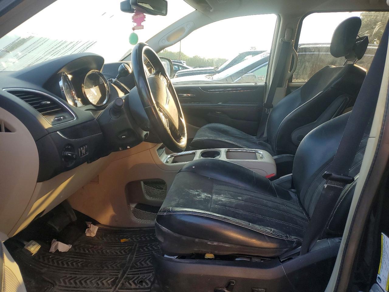 2014 Chrysler Town & Country Touring L - Фото 7