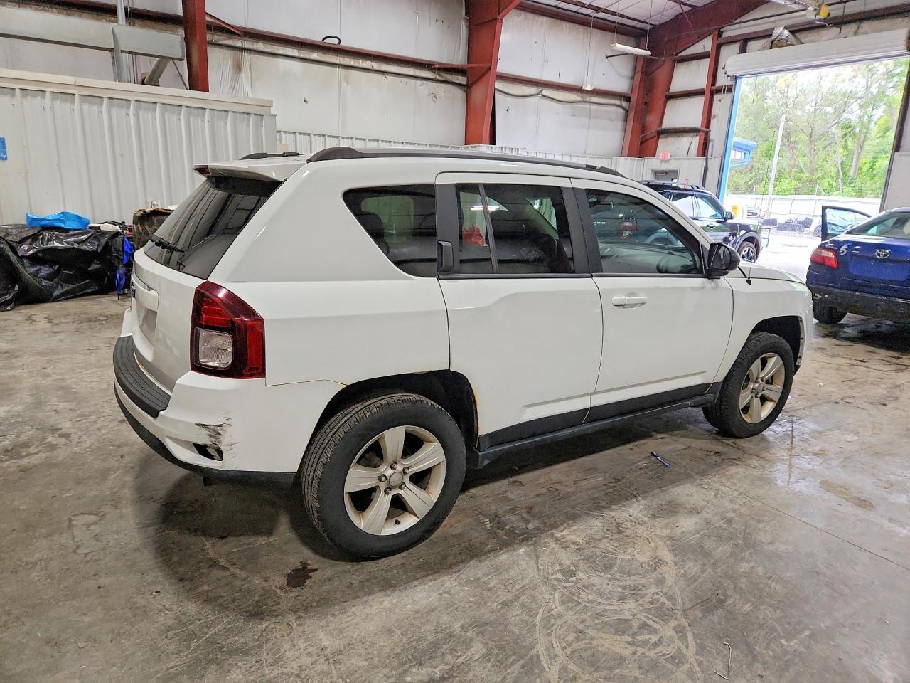 2016 Jeep Compass Sport - Фото 3
