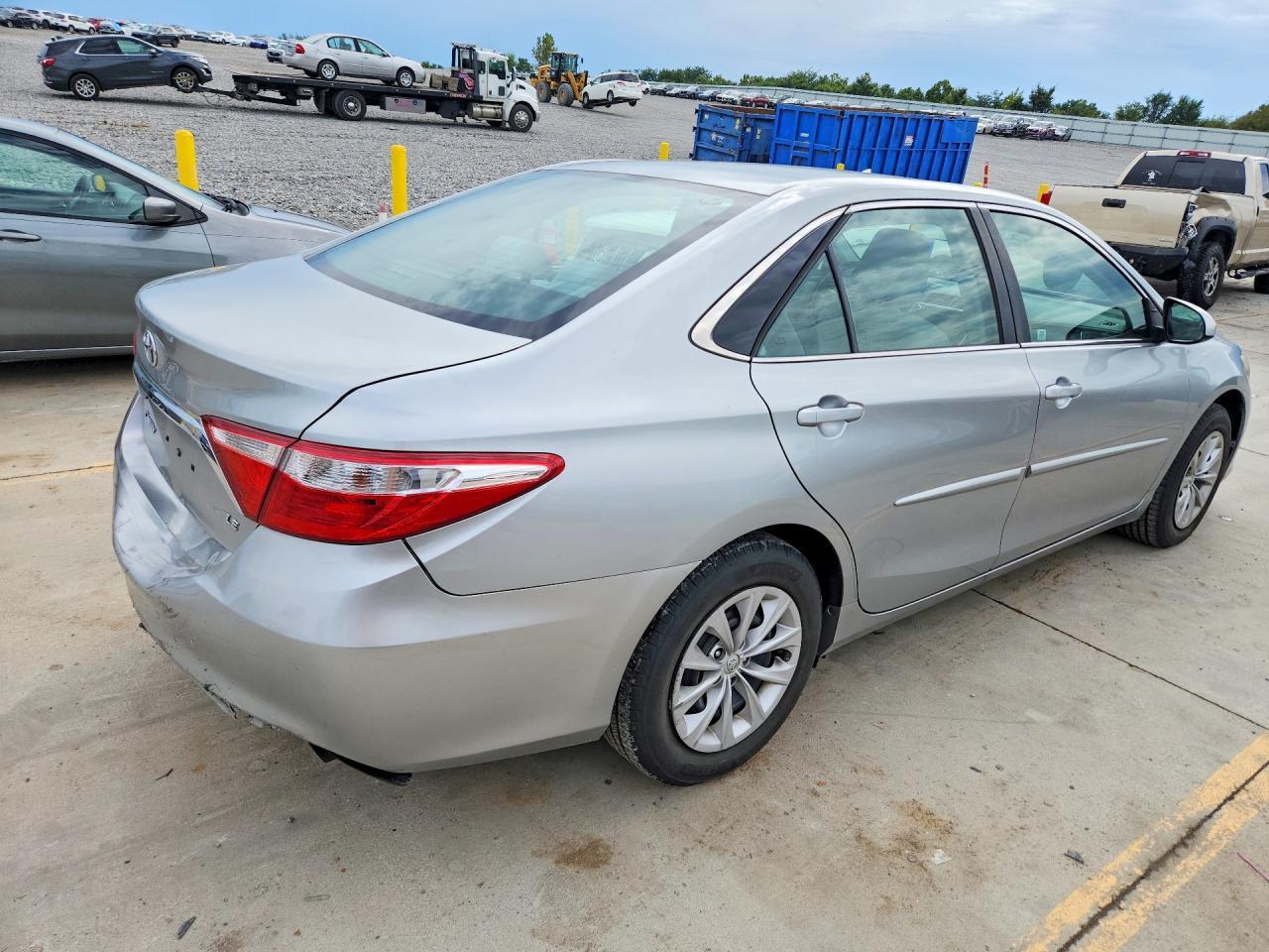 2016 Toyota Camry Le - Image 3