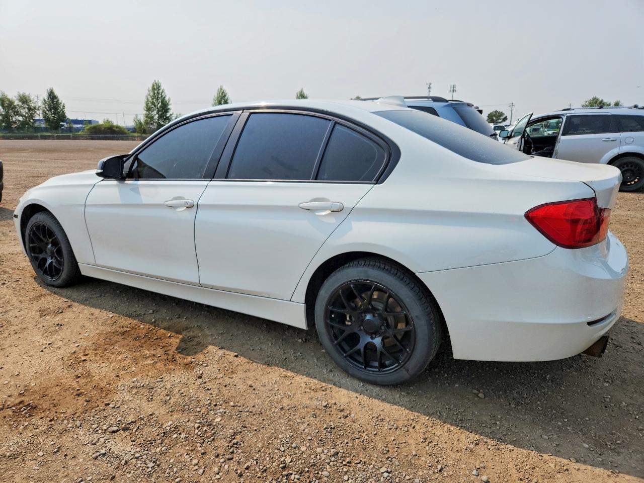 2013 BMW 328 Xi - Фото 2