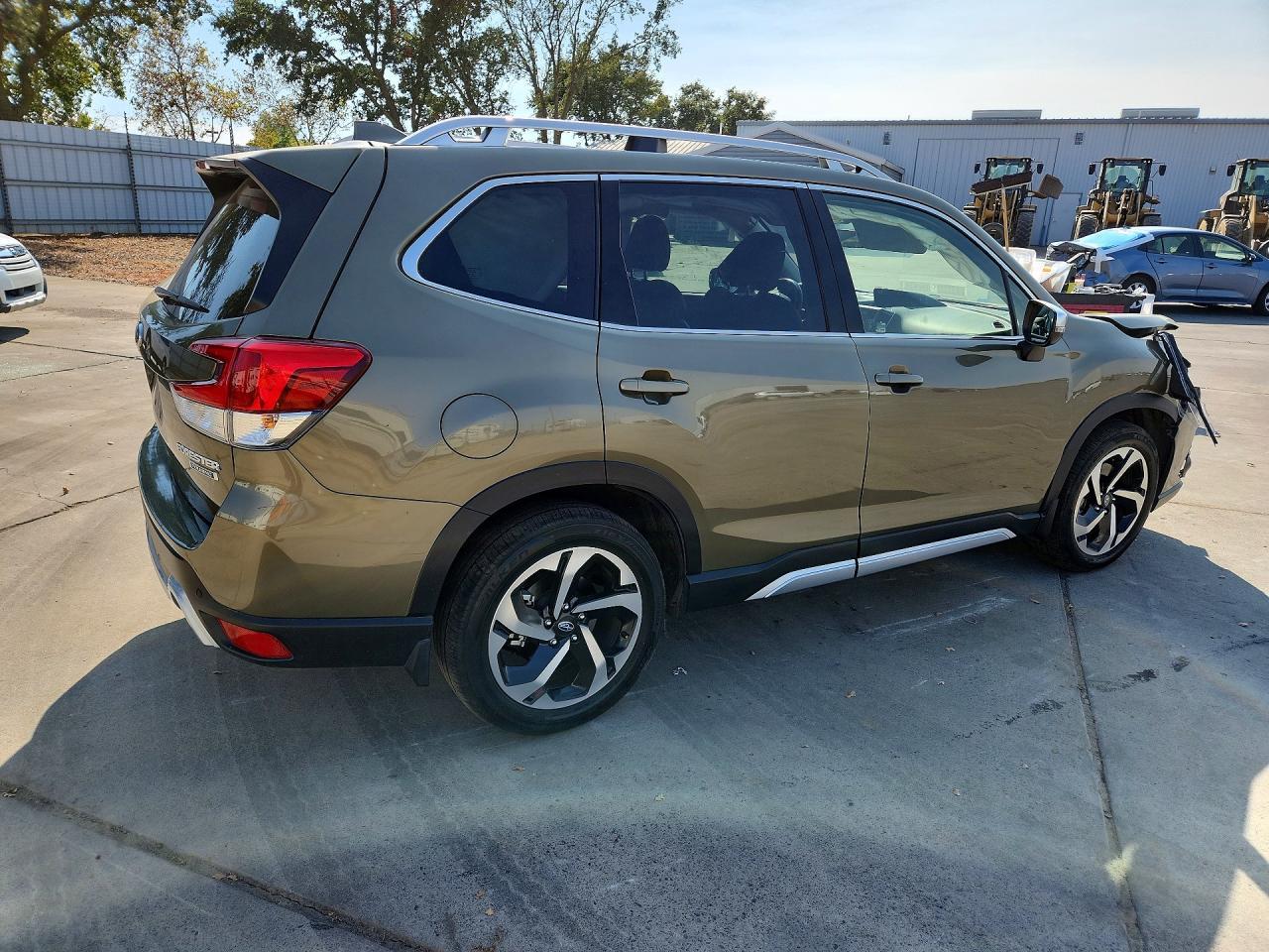 2023 Subaru Forester Touring - Фото 3