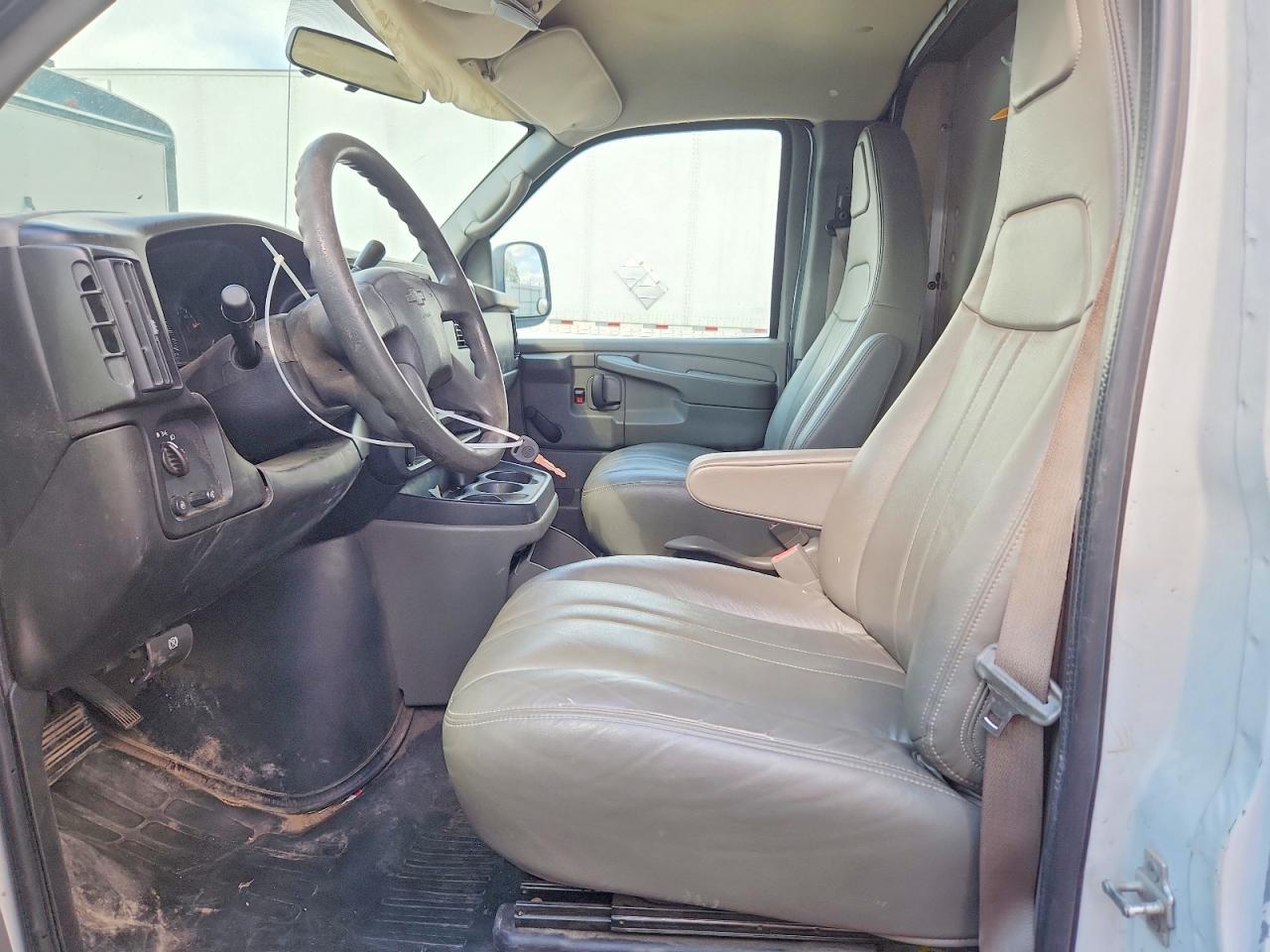 2007 Chevrolet Express G3500 - Image 7