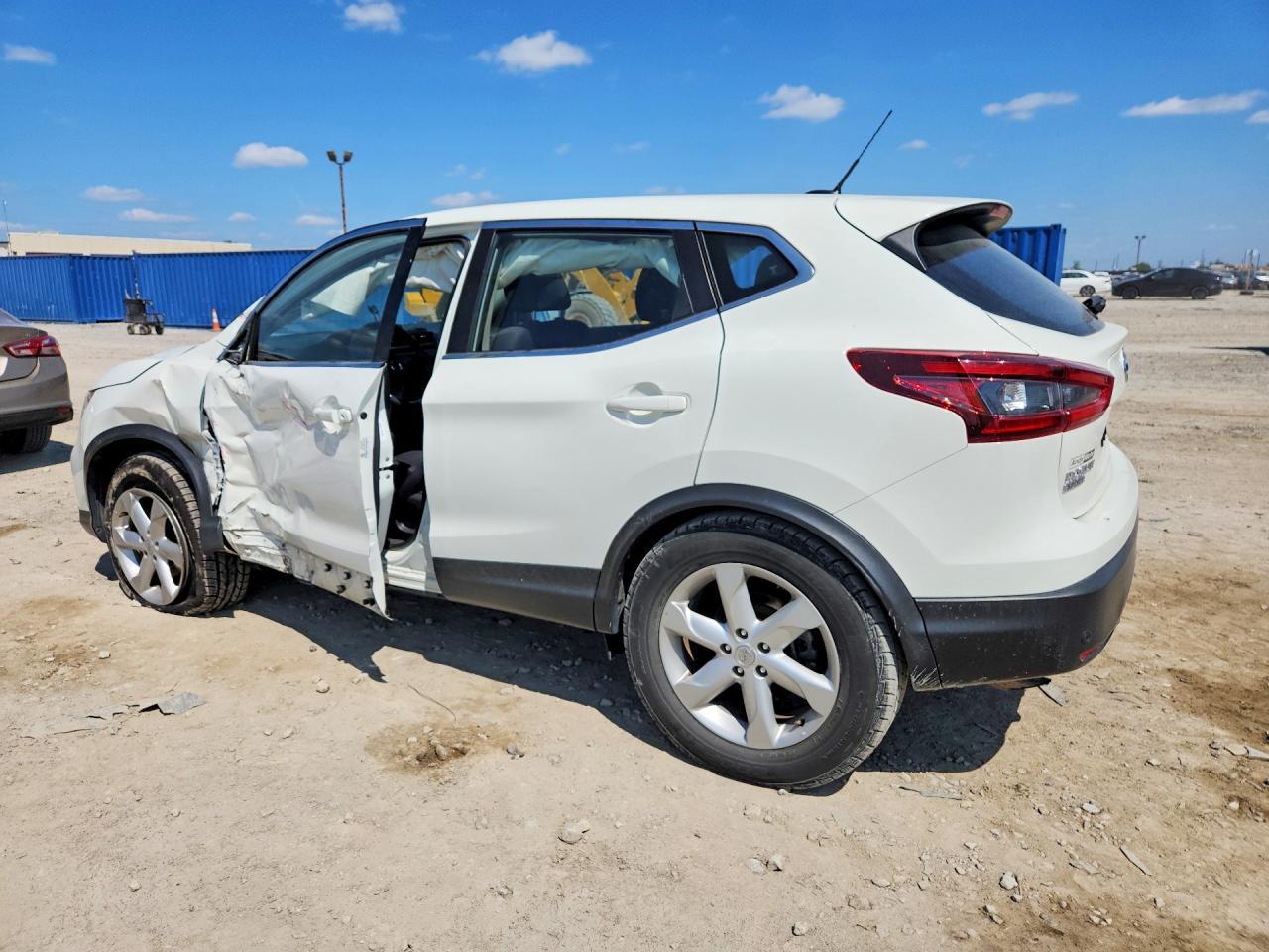 2022 Nissan Rogue Sport S - Фото 2
