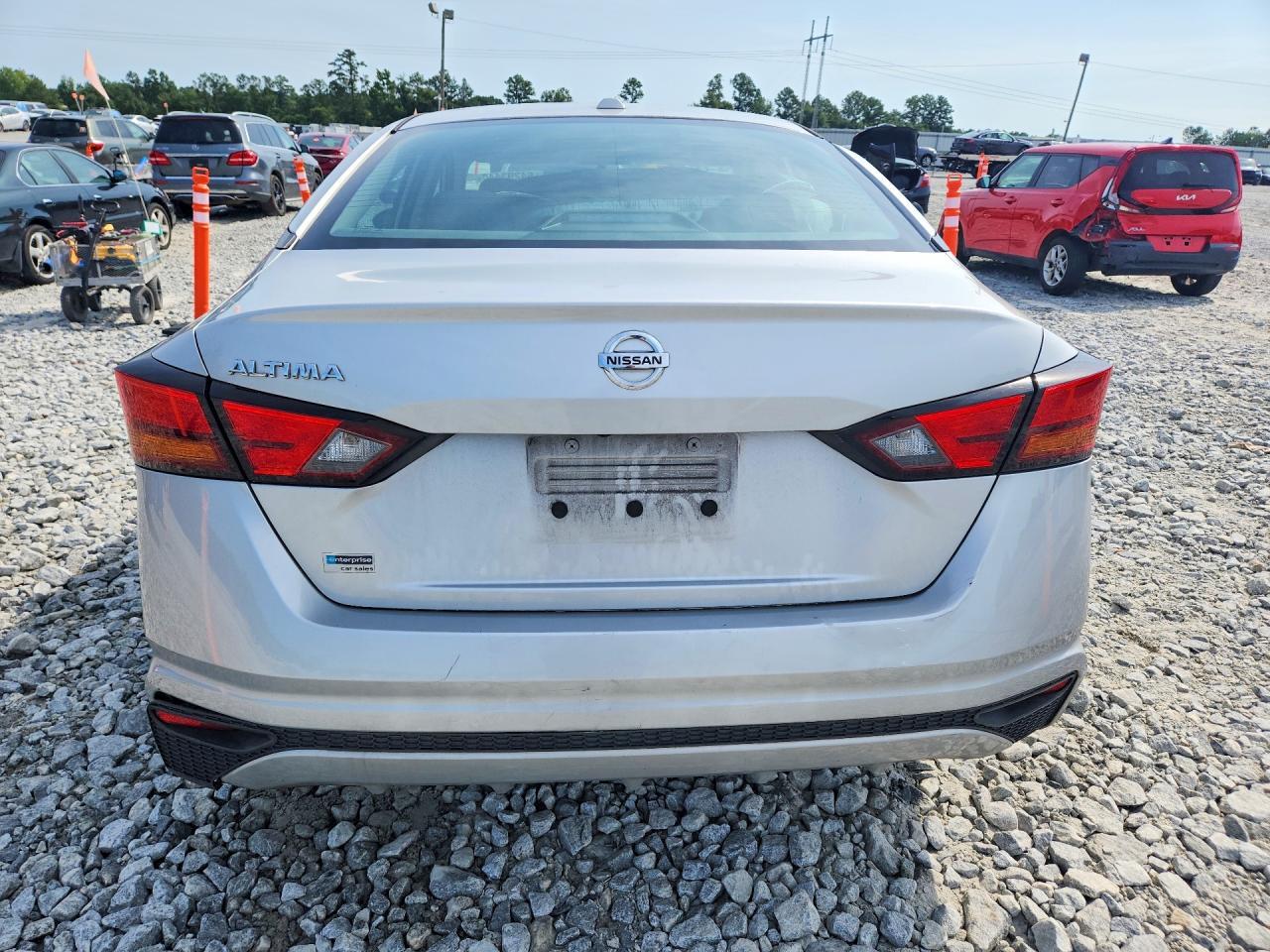 2020 Nissan Altima S - Фото 6