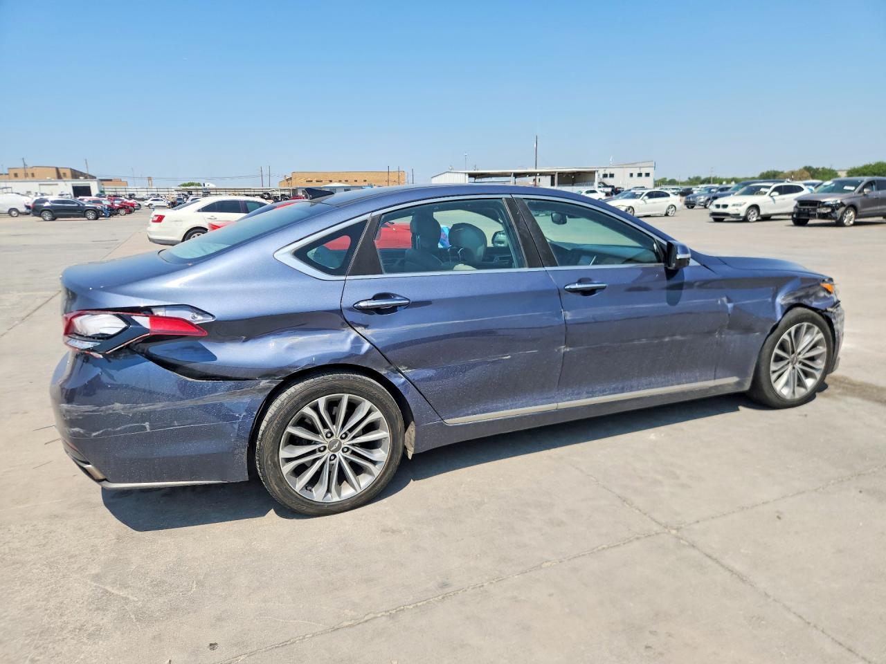 2015 Hyundai Genesis 3.8L - Фото 3