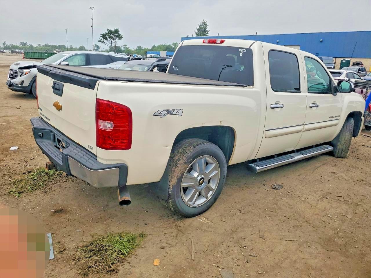 2012 Chevrolet Silverado K1500 Ltz - Image 3