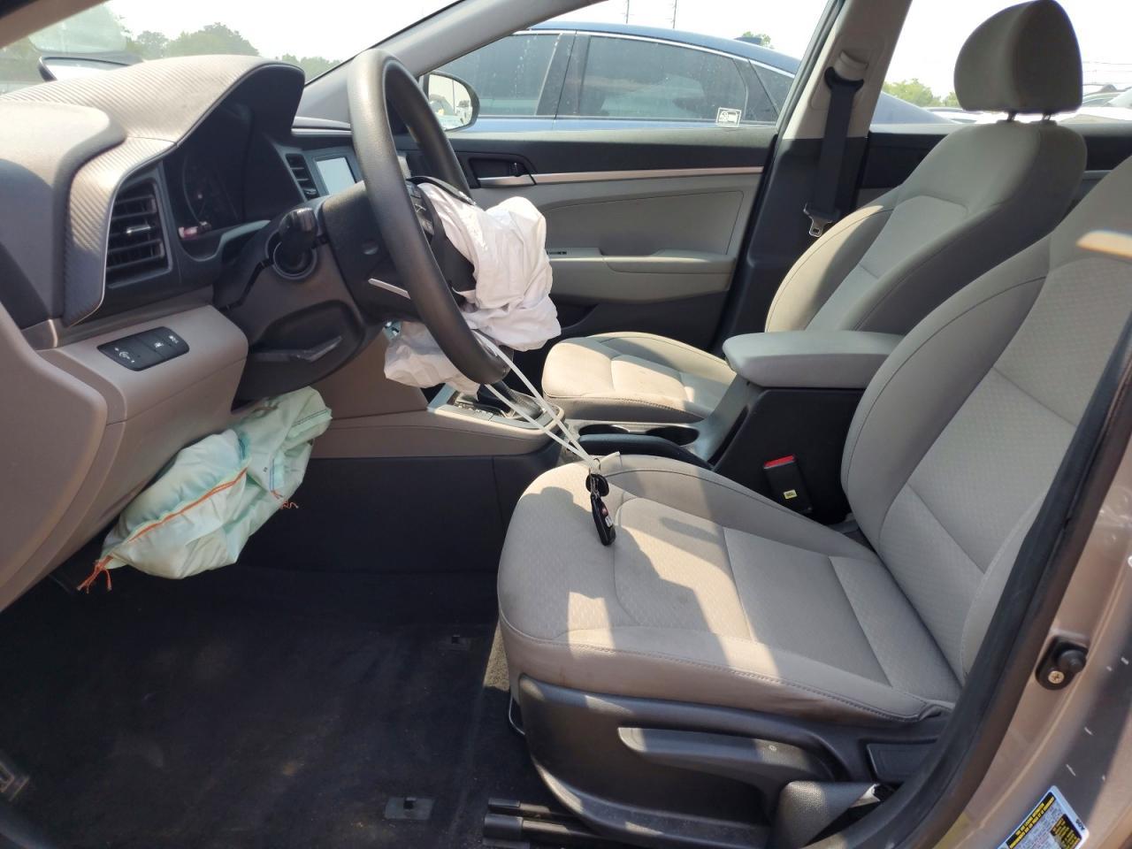 2020 Hyundai Elantra Se - Фото 7