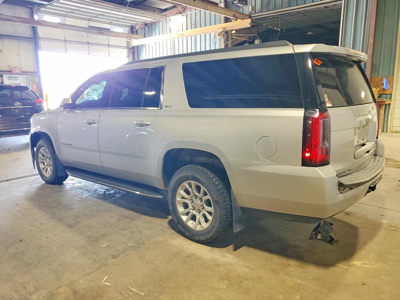 2019 GMC Yukon Xl K1500 Slt - Фото 2