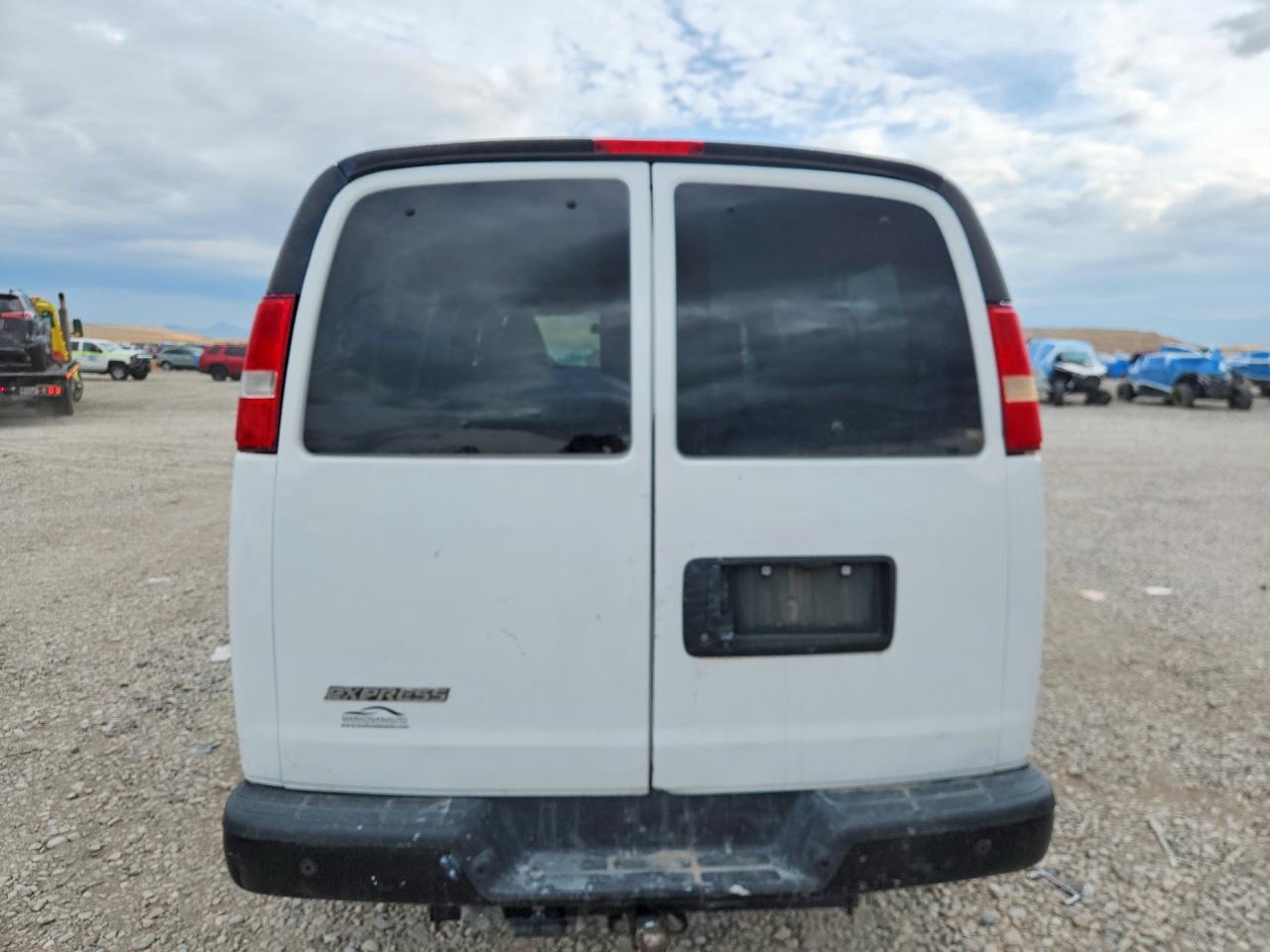 2017 Chevrolet Exp G3500 - Фото 6