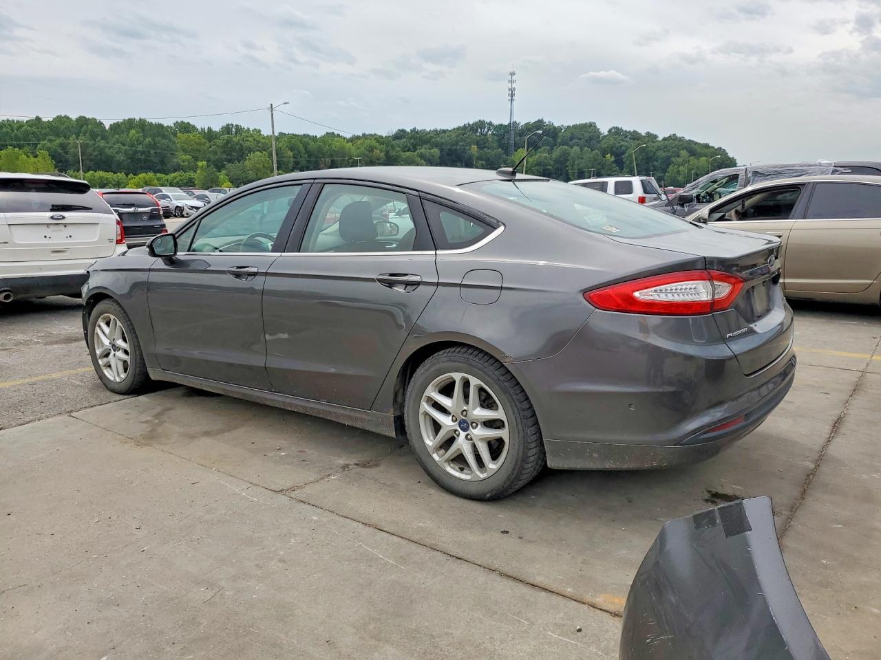 2015 Ford Fusion Se - Image 2