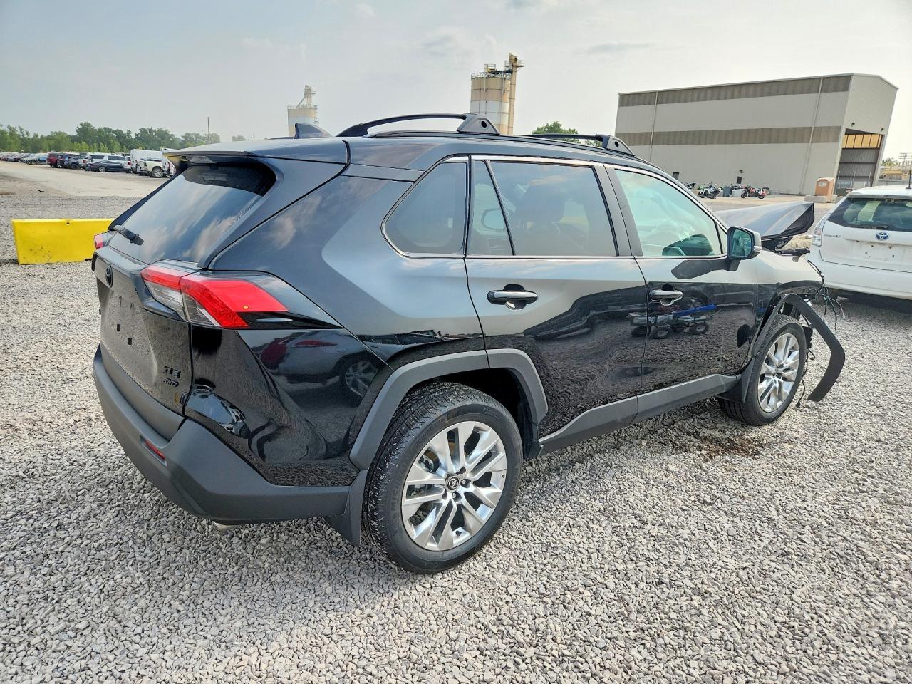 2025 Toyota Rav4 Xle Premium - Image 3