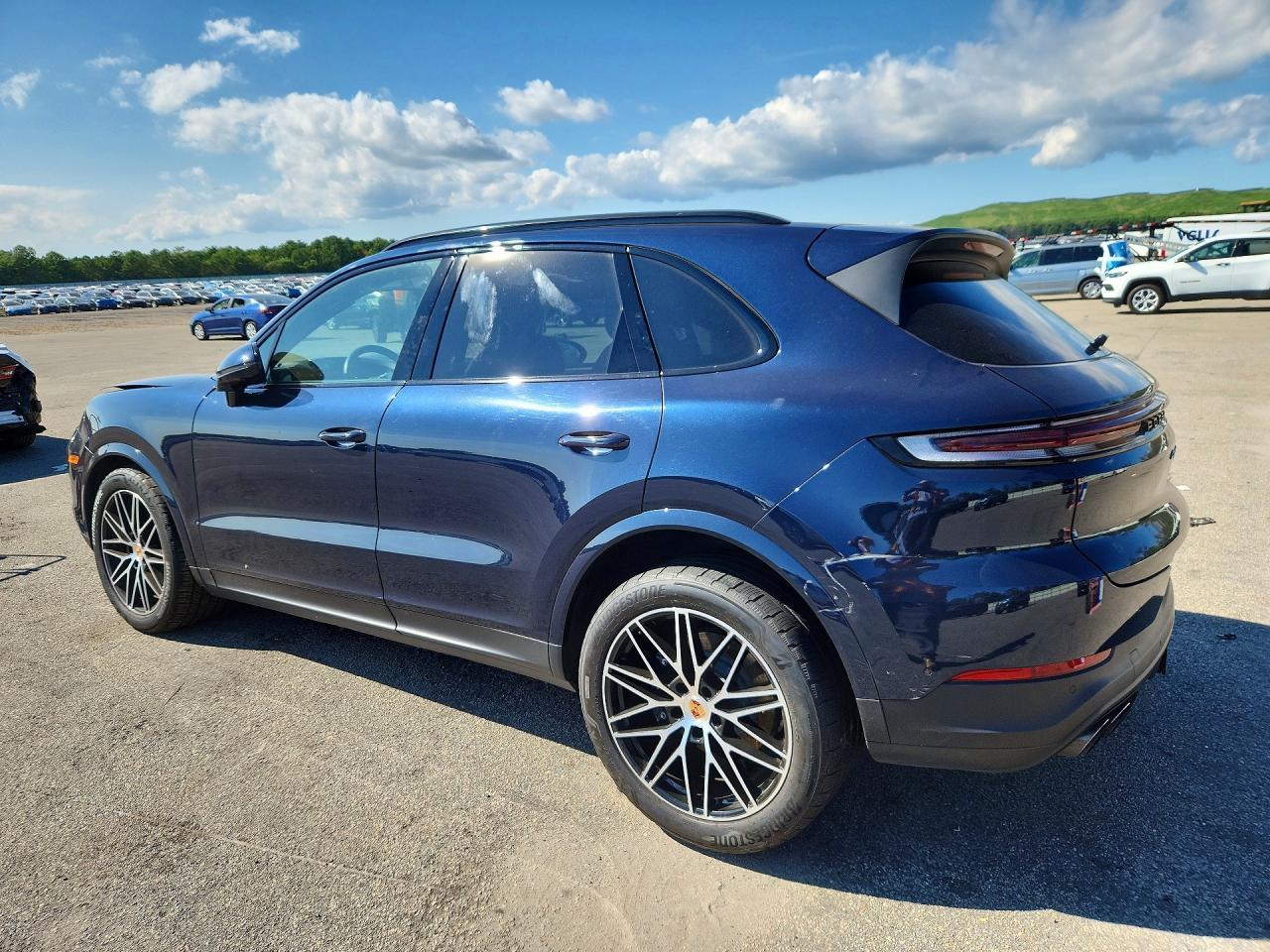 2025 Porsche Cayenne - Фото 2