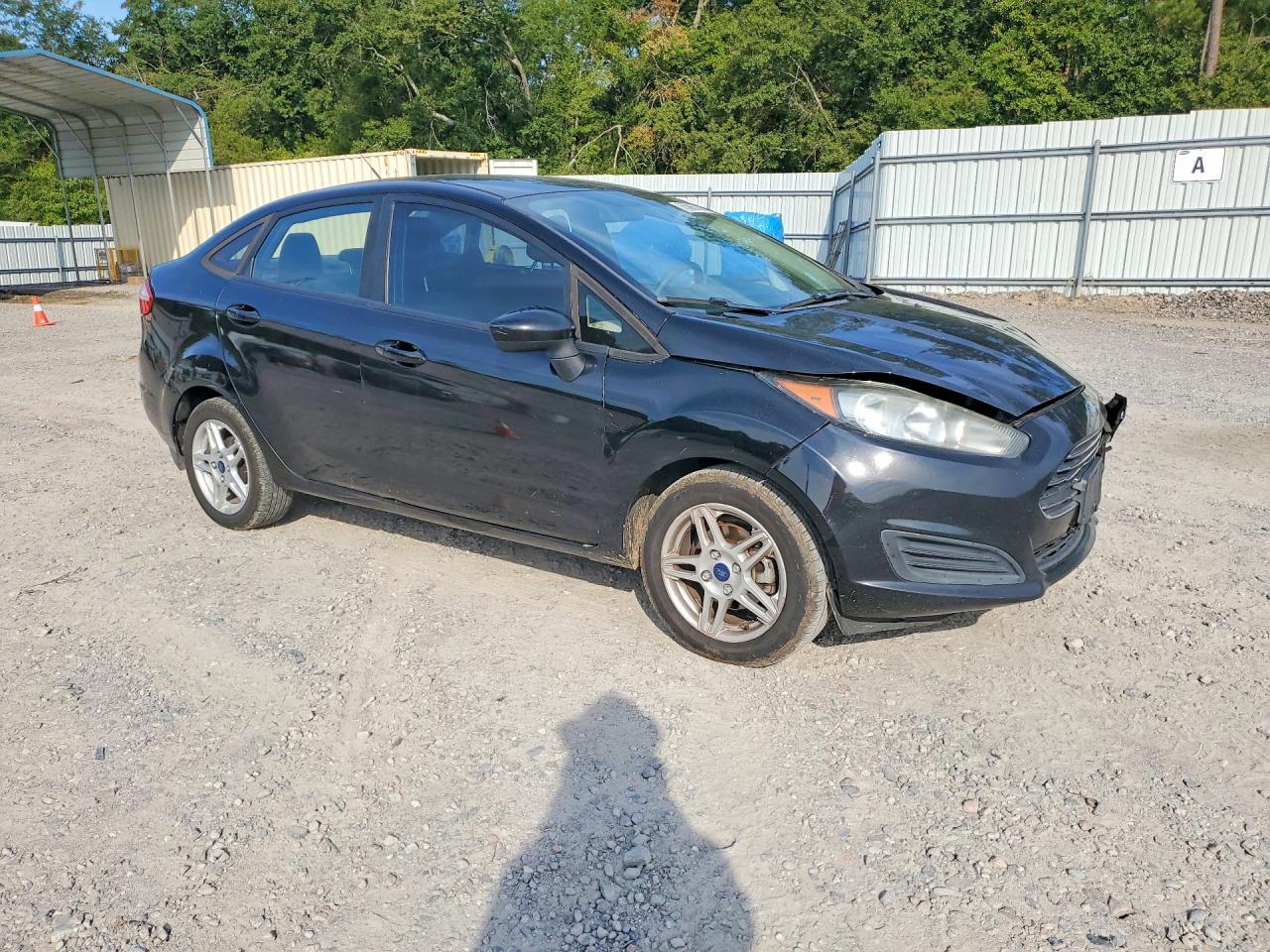 2018 Ford Fiesta Se - Фото 4