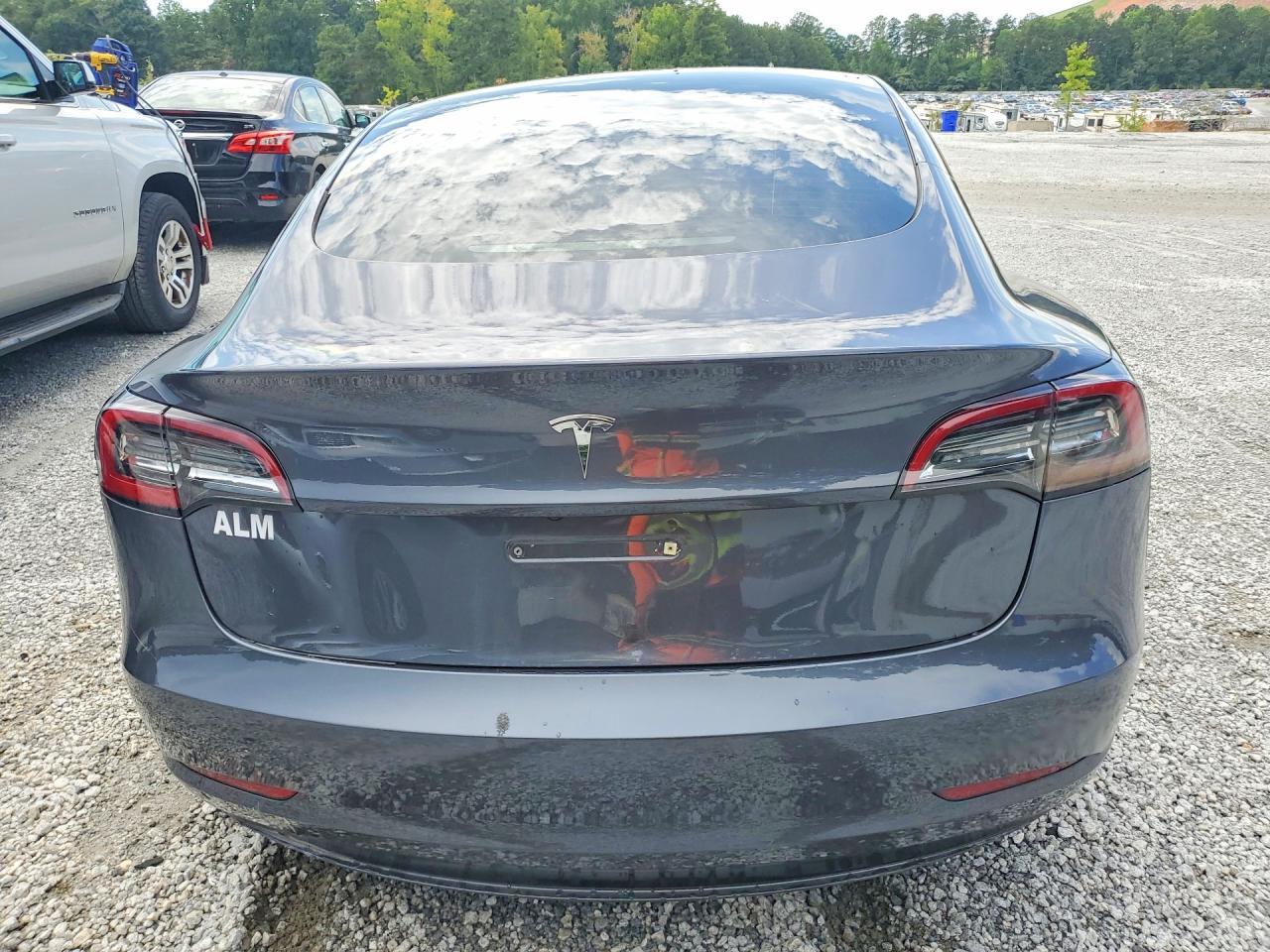 2023 Tesla Model 3 - Image 6