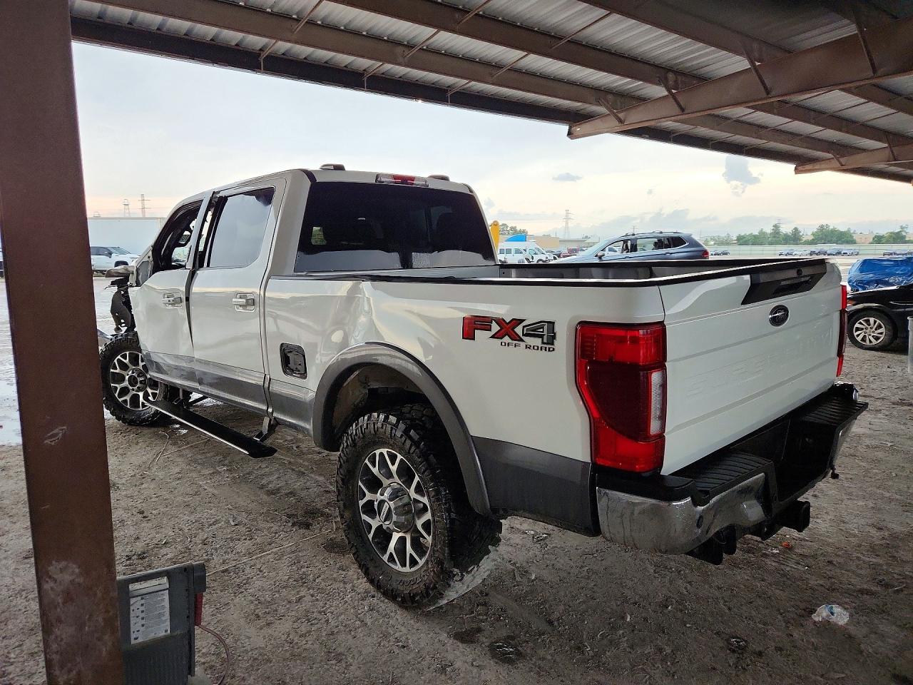 2022 Ford F250 Super Duty - Фото 2