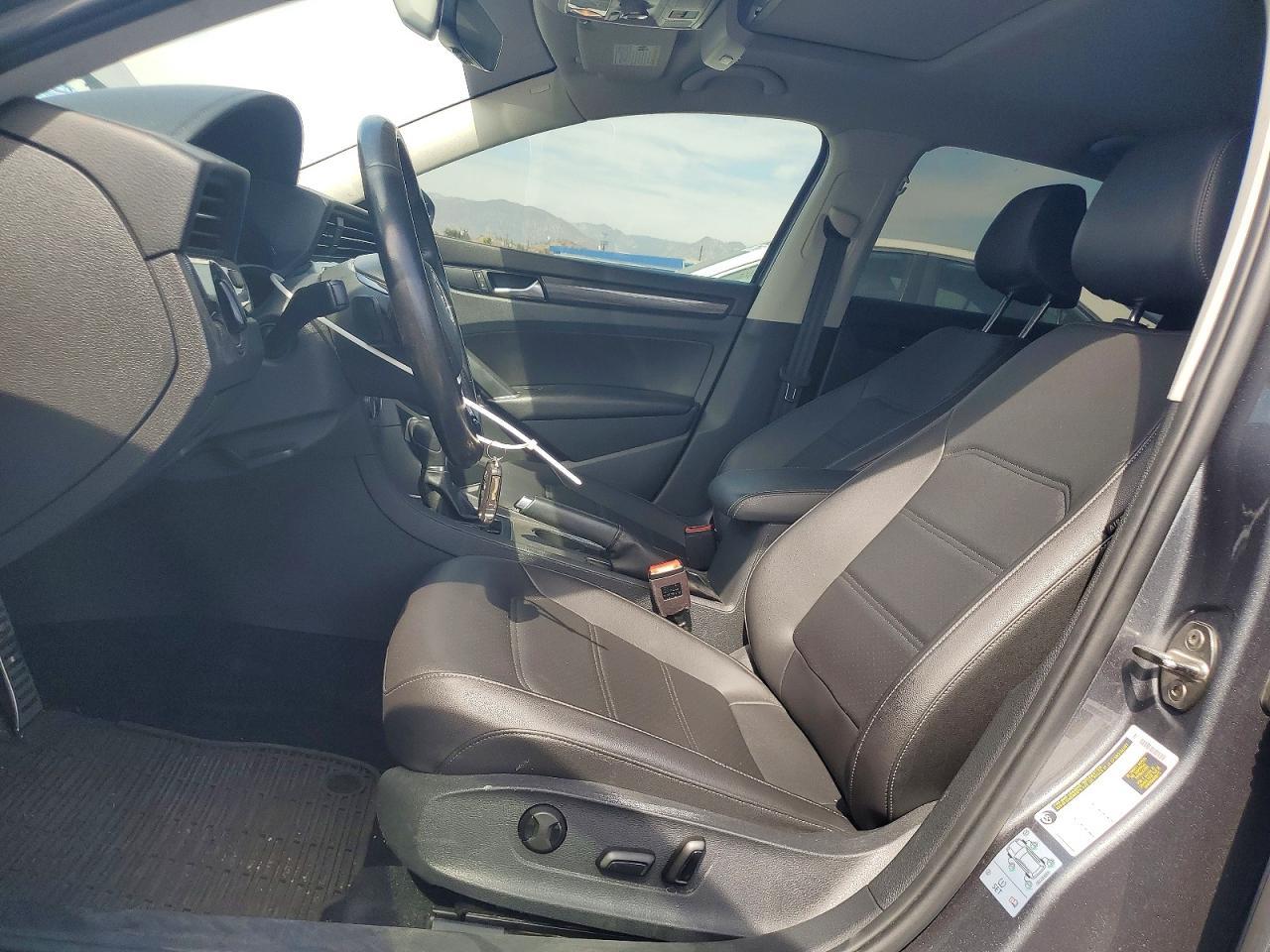 2020 Volkswagen Passat R-Line - Фото 7