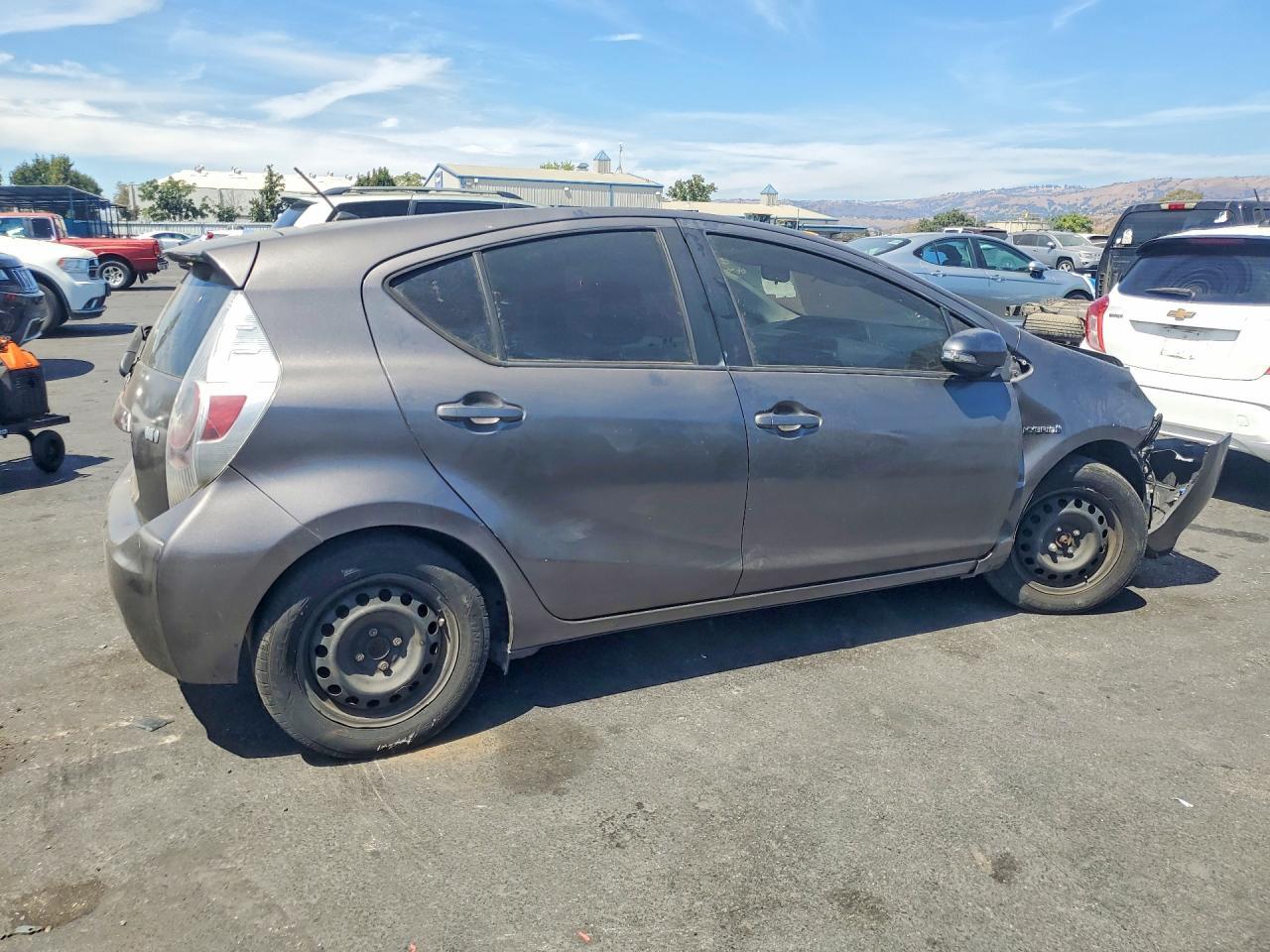 2014 Toyota Prius - Фото 3