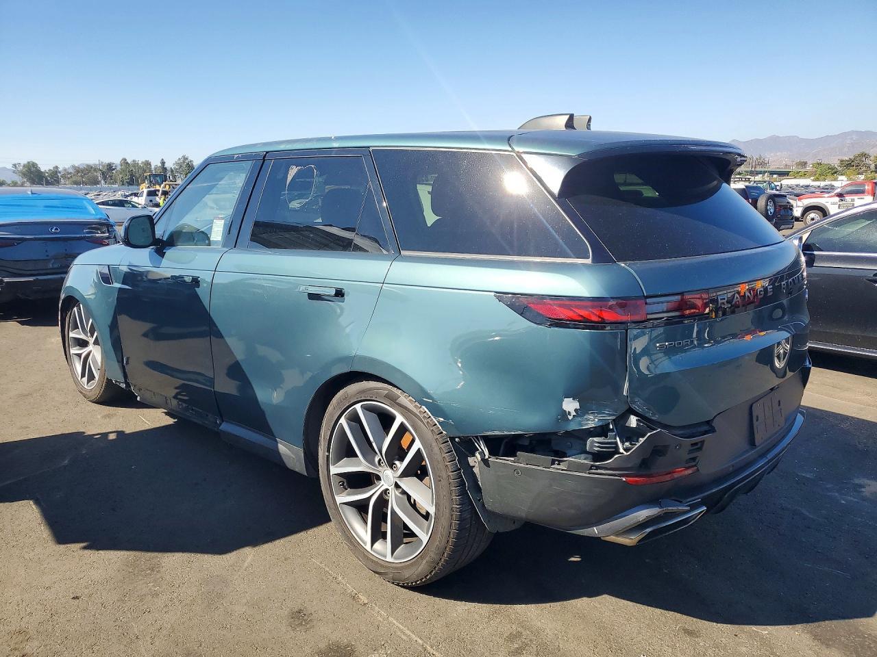 2023 Land Rover Range Rover Sport Dynamic Se - Image 2