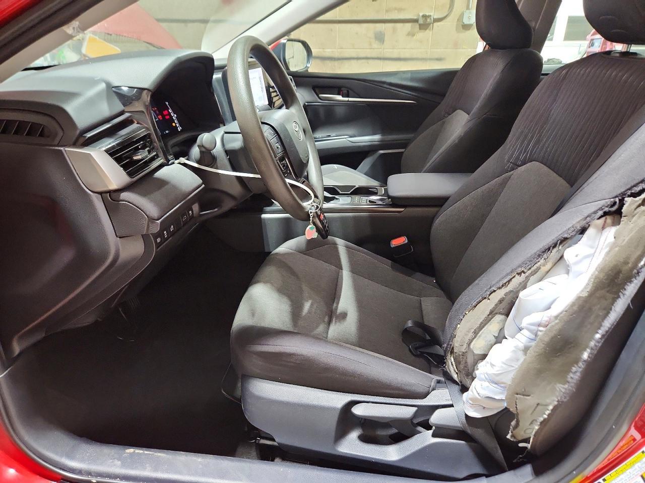 2025 Toyota Camry Le - Image 7