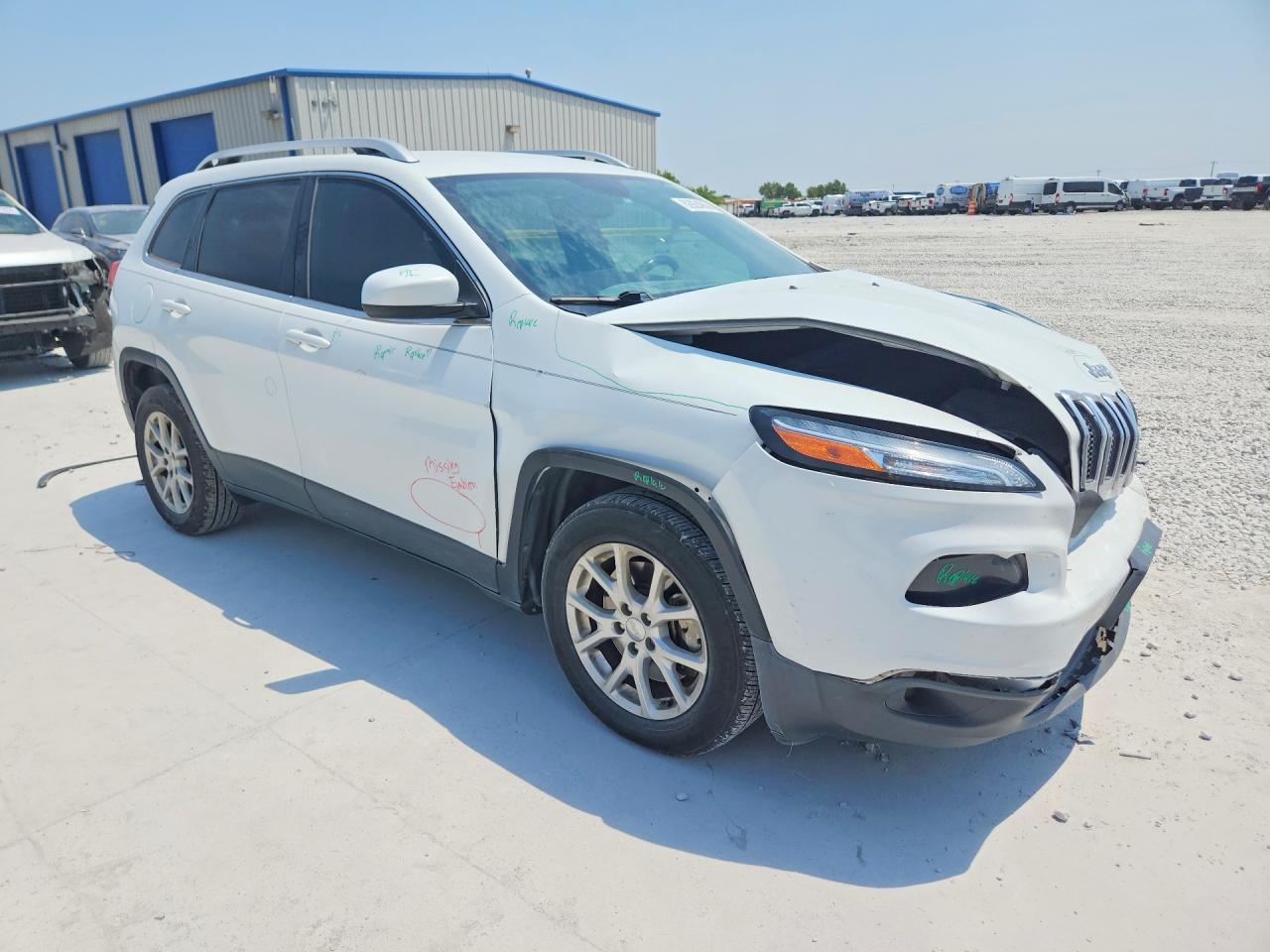 2017 Jeep Cherokee Latitude - Image 4