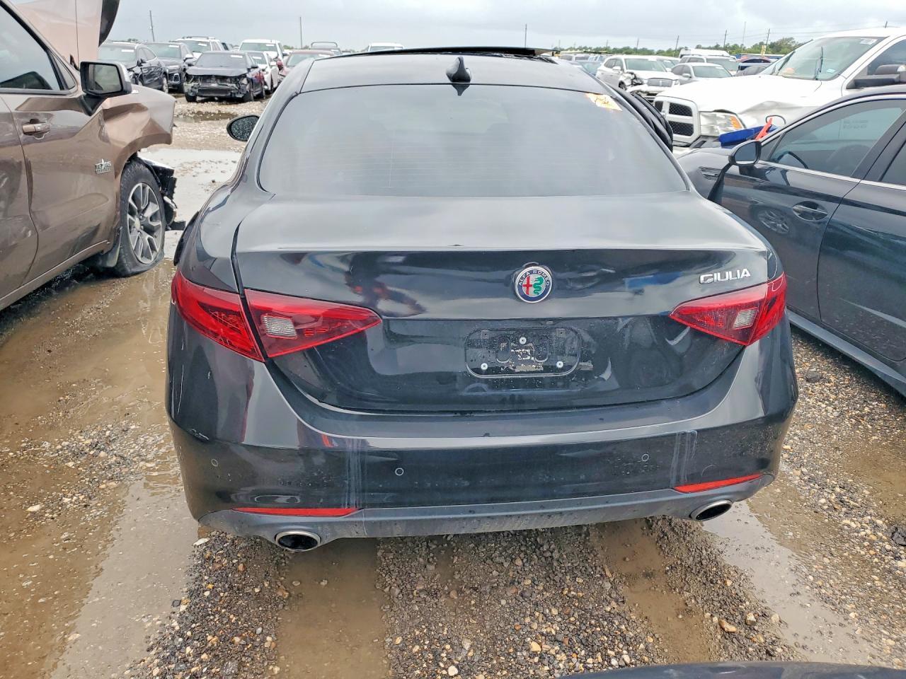 2020 Alfa Romeo Giulia Ti - Фото 6