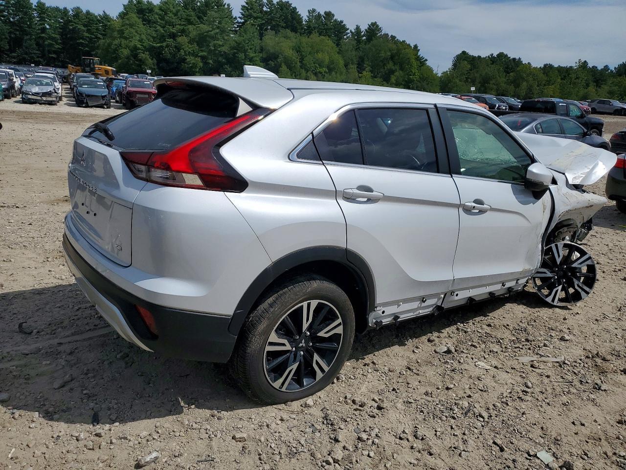 2024 Mitsubishi Eclipse Cross Se - Image 3