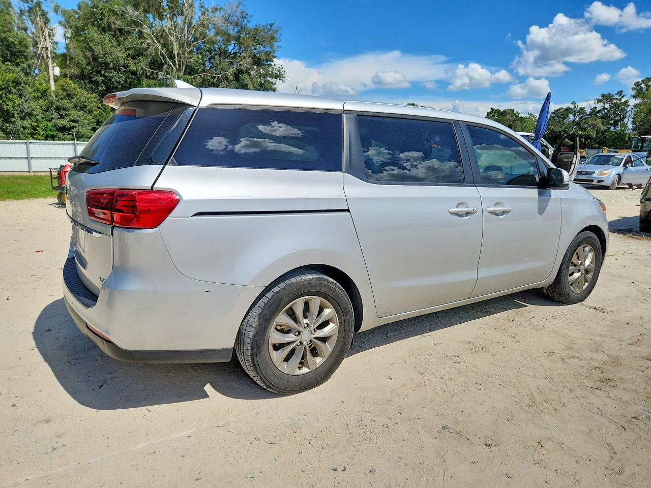 2021 Kia Sedona Lx - Фото 3