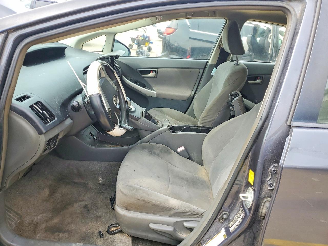 2011 Toyota Prius Three - Image 7