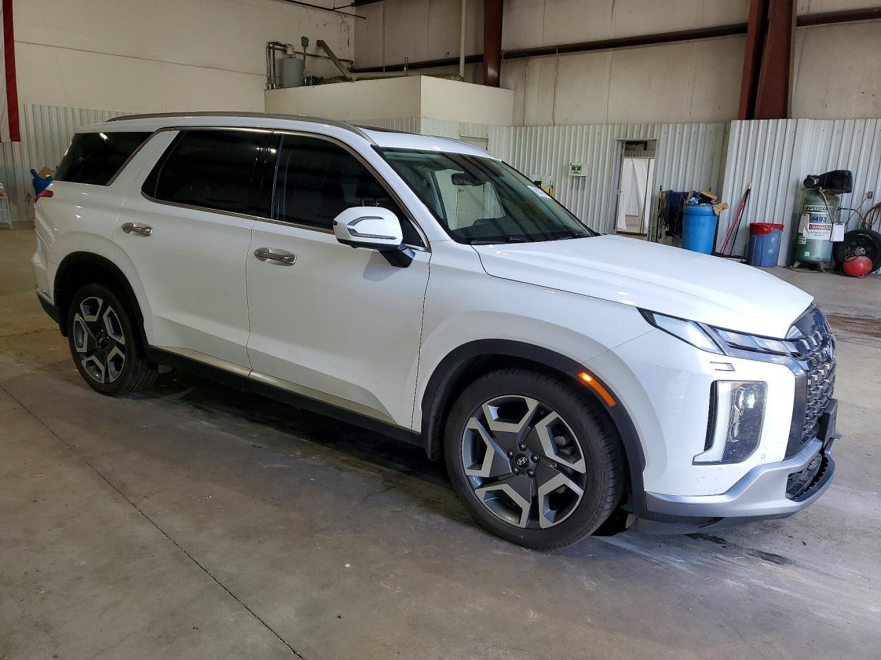 2023 Hyundai Palisade Limited - Image 4