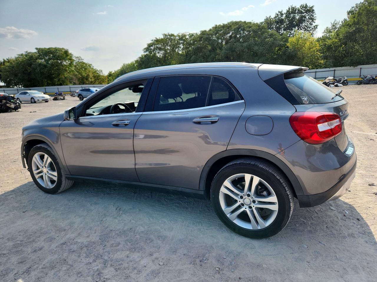 2016 Mercedes-Benz Gla 250 - Image 2
